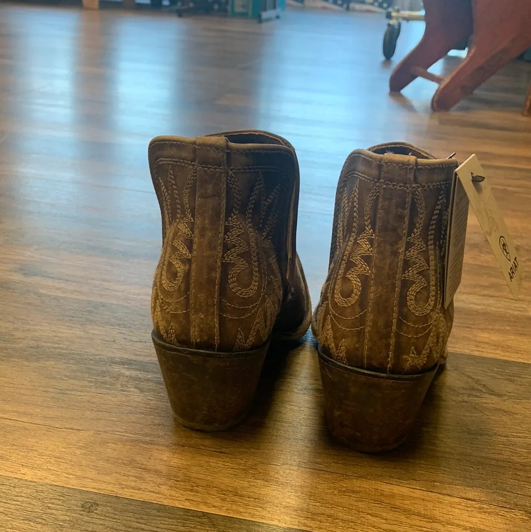 ARIAT WOMEN'S DIXON WEATHERED WESTERN BOOTIES - SNIP TOE