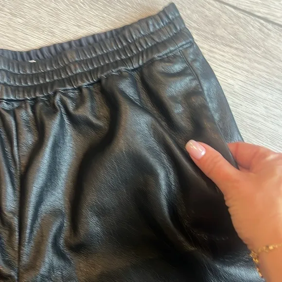 Babaton Aritzia Margin Black Faux Vegan Leather Shorts size 2