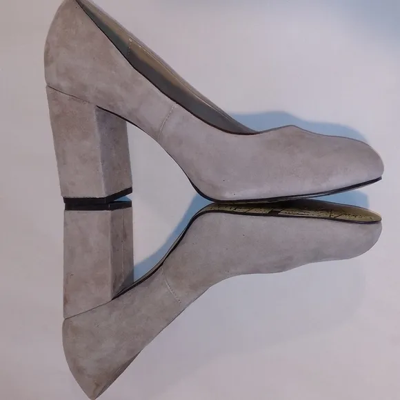 Bella Vita chunky high heel  size 10 w w beige color 3.5 inch heel leather upper