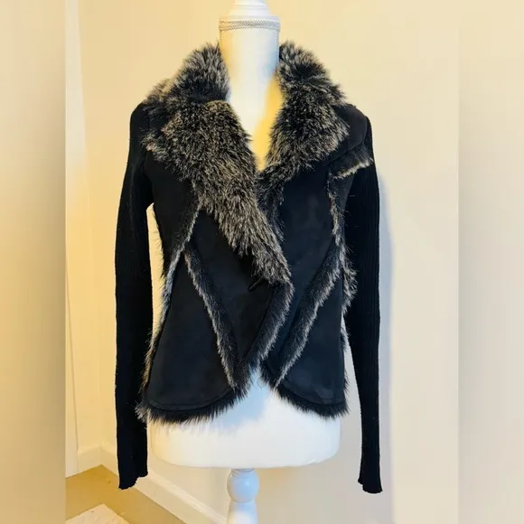 Black Suede/Sweater Cardigan with Fur collar  (M)