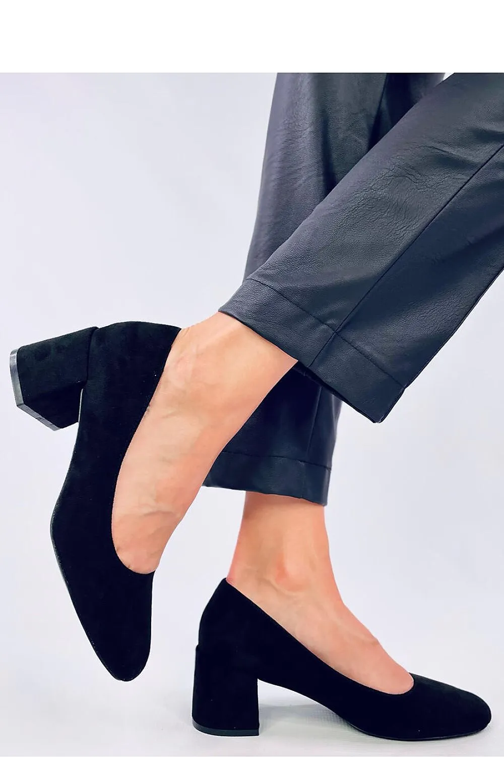 Block heel pumps