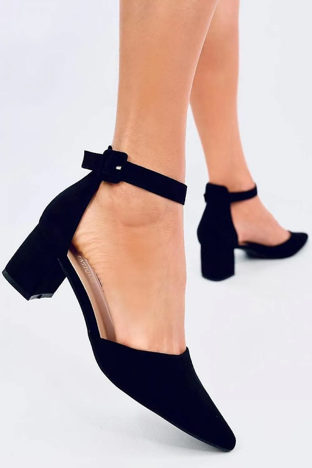 Block heel pumps
