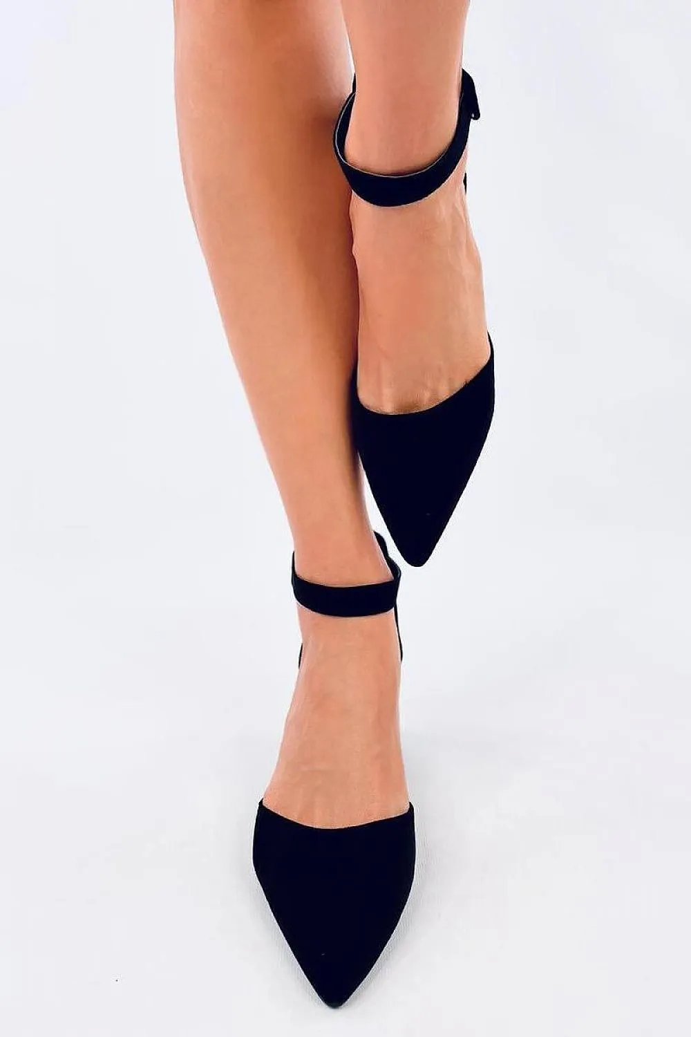 Block heel pumps