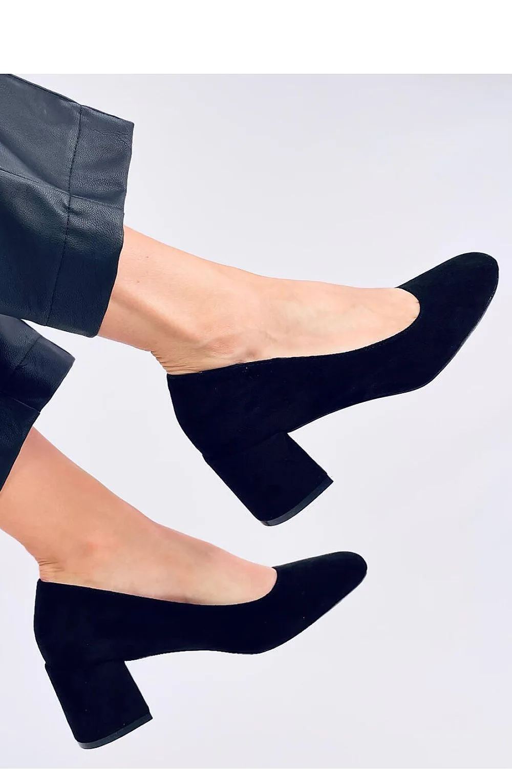 Block heel pumps