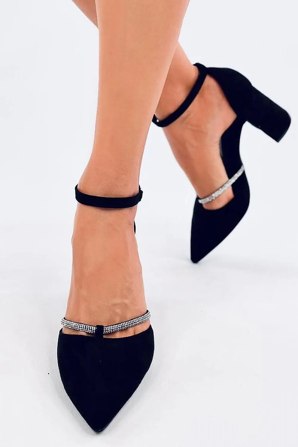 Block heel pumps