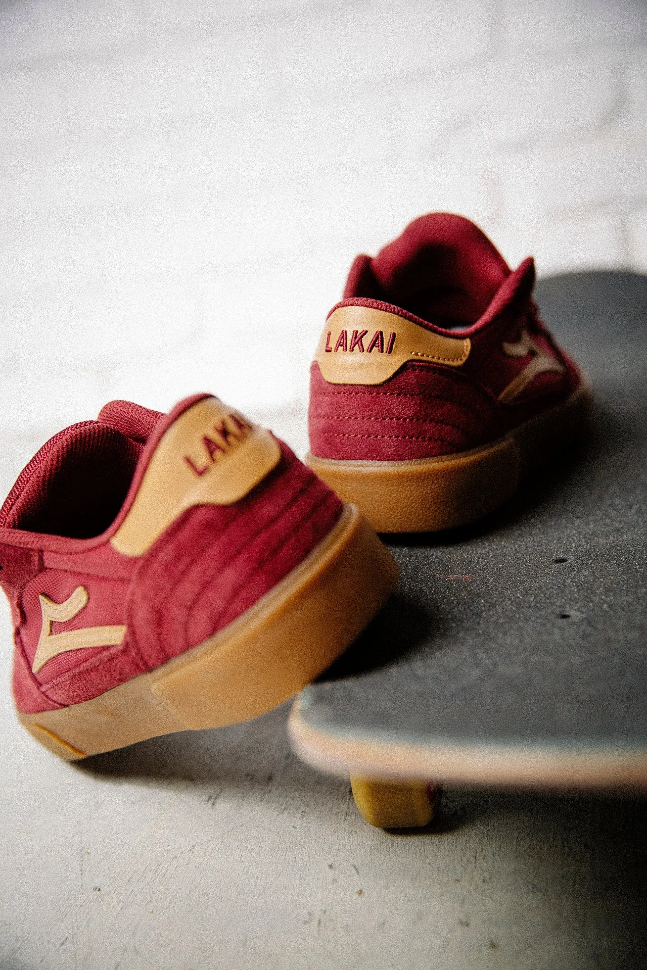 Cambridge - Burgundy Suede