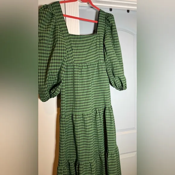 Chic Checkered Smock Maxi Dress – Size 6- Brand New
