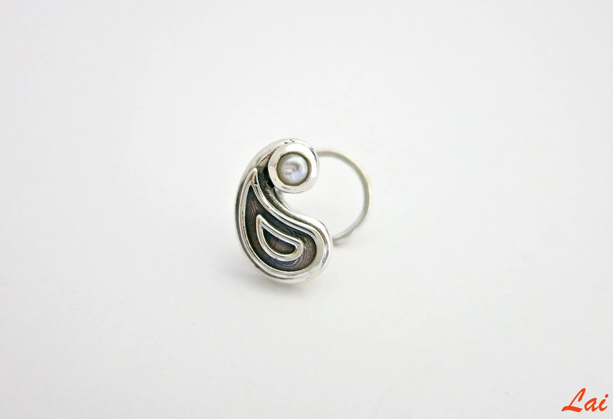 Ethereal, paisley nose pin