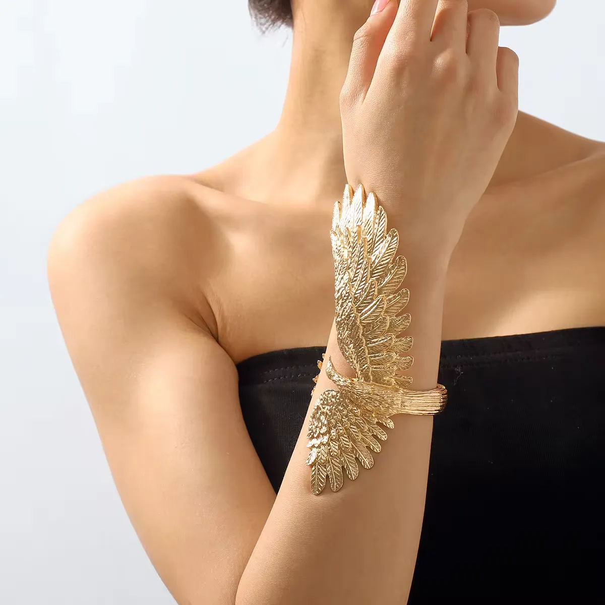 Exaggerated Metal Eagle Bracelet