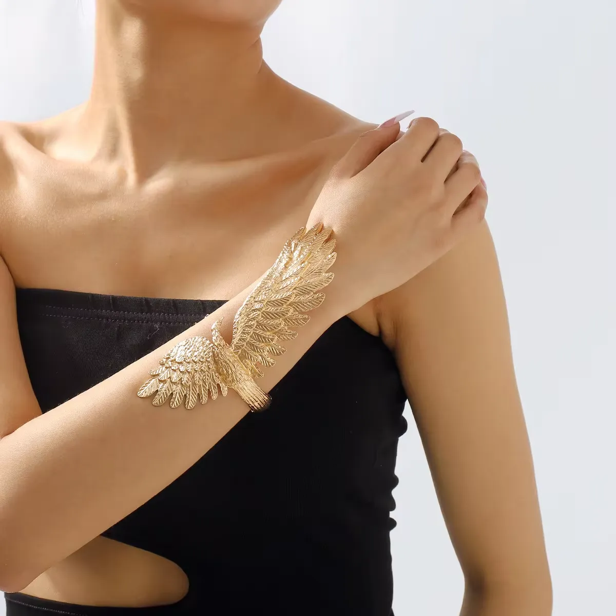 Exaggerated Metal Eagle Bracelet
