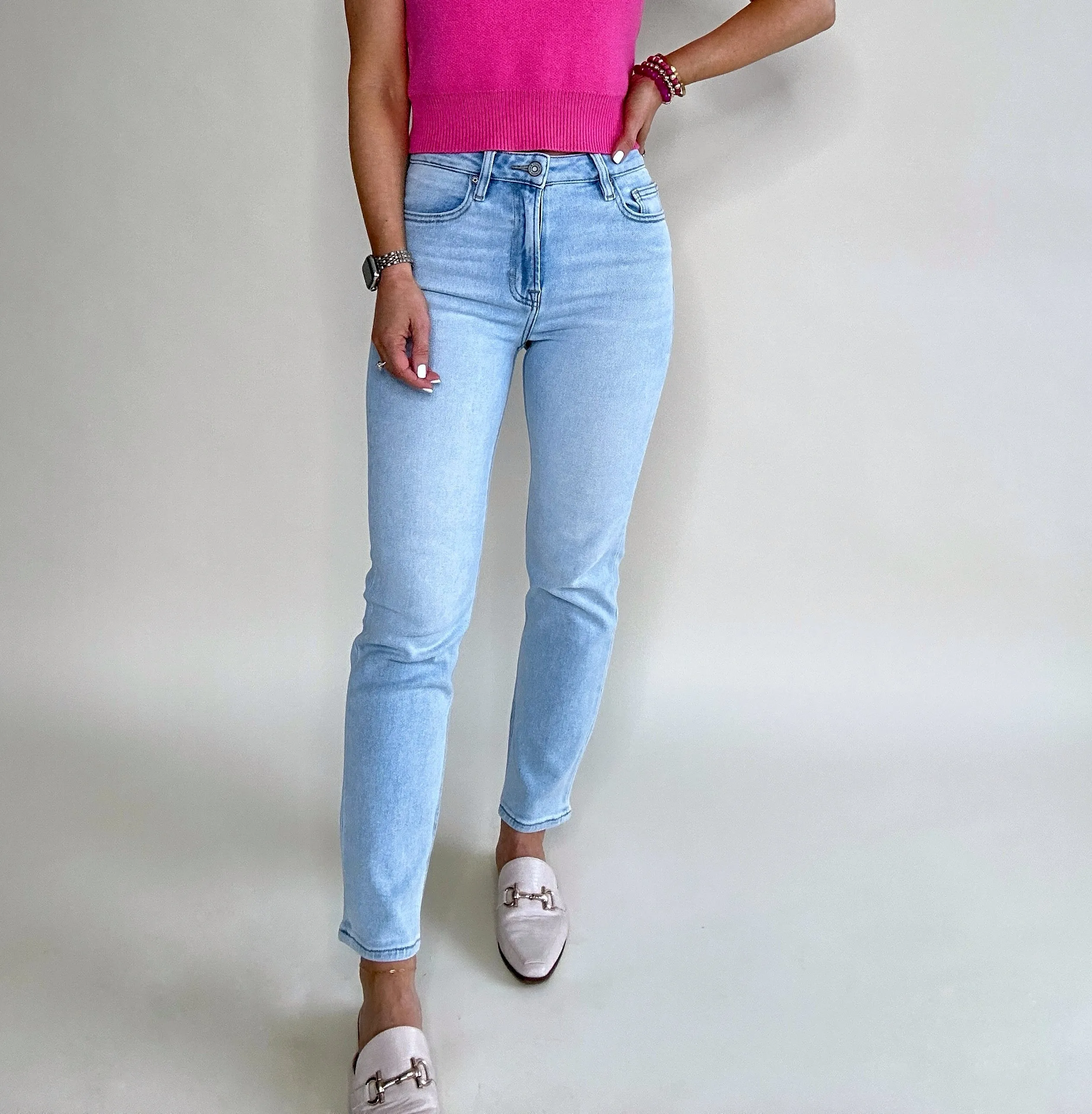 Harley High Rise Mom Jean - Light Wash