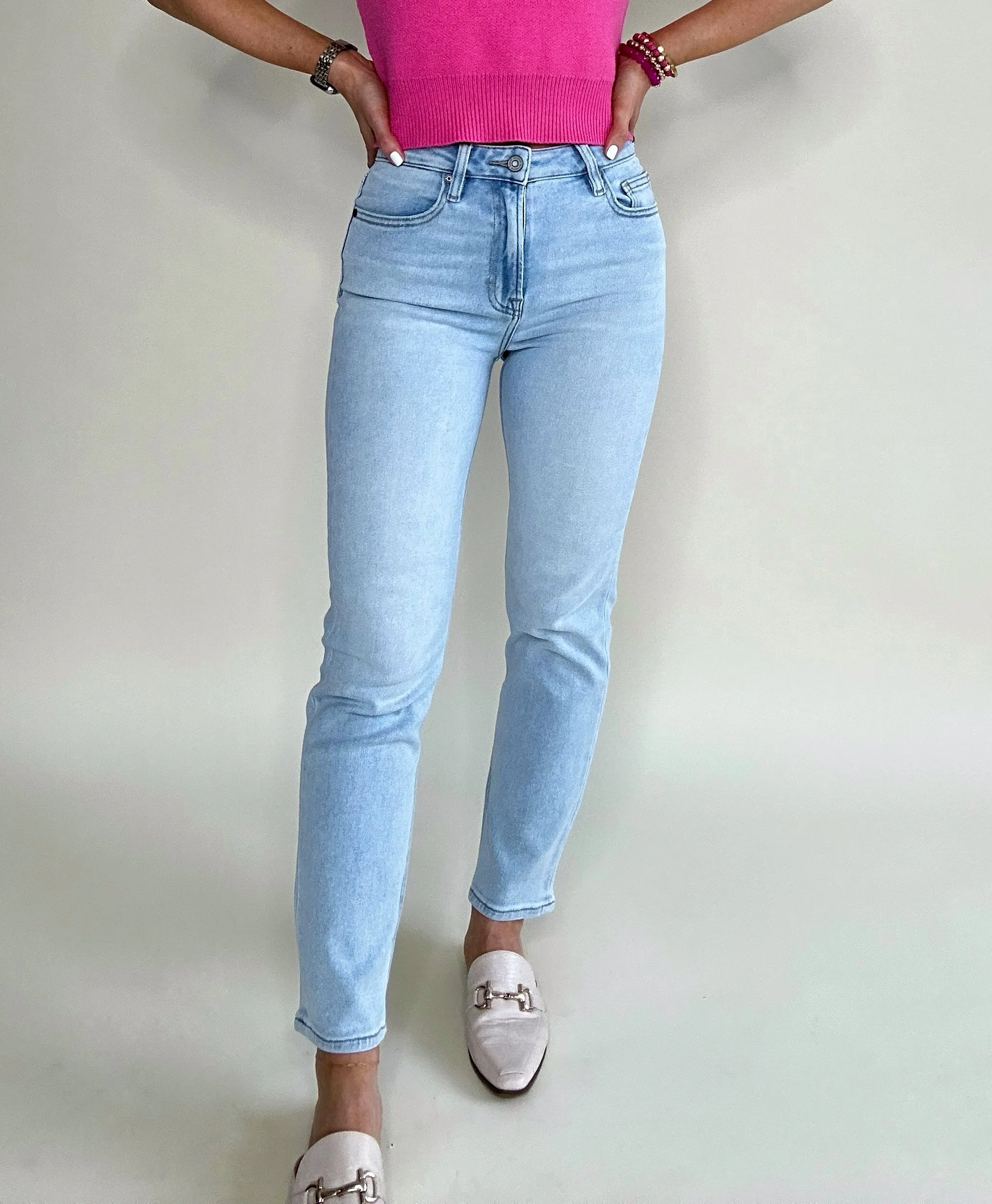 Harley High Rise Mom Jean - Light Wash