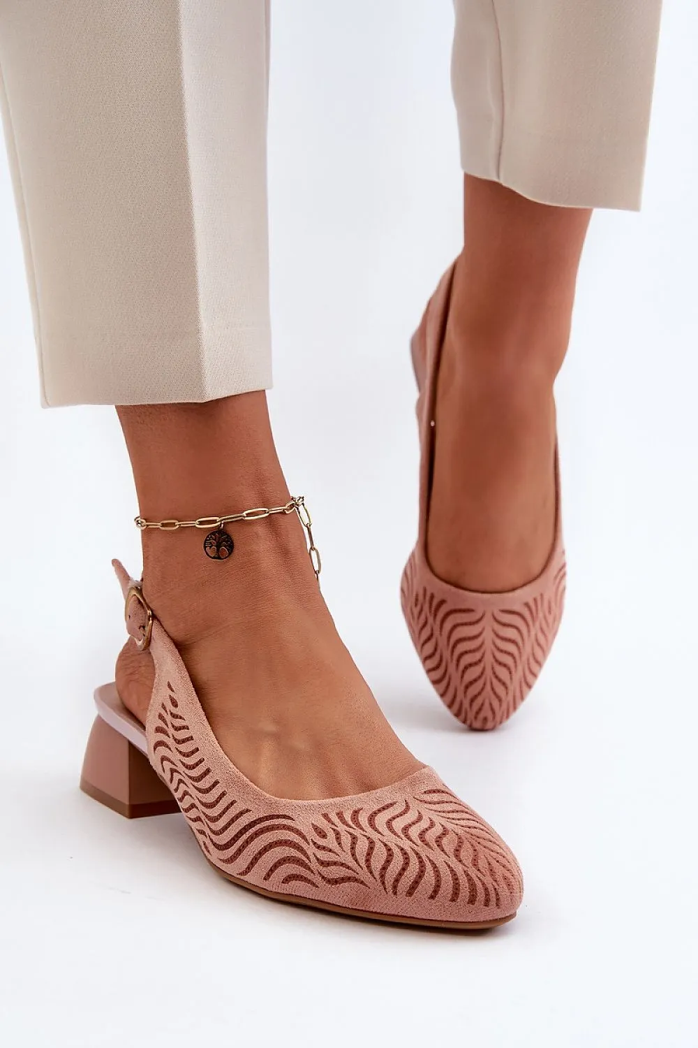 Heel pumps