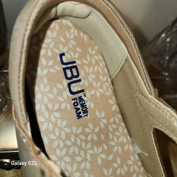 JBU RAVEN in TAUPE SHIMMER size 7.5.  NEW