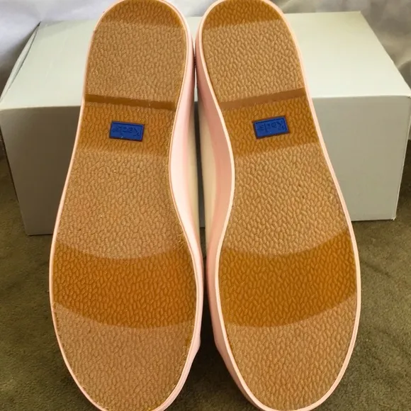 KEDS “ELIZABETH &amp; JAMES” WHITE CANVAS SNEAKERS