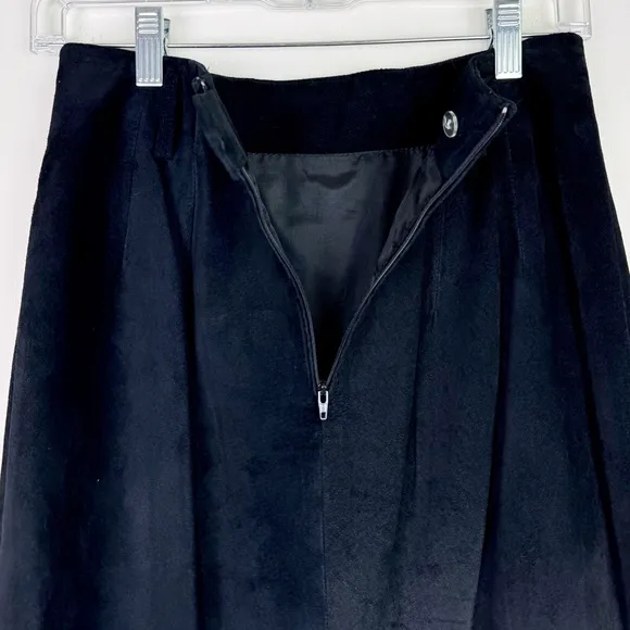 Marshall Fields Country Shop Vintage Black Suede Skirt