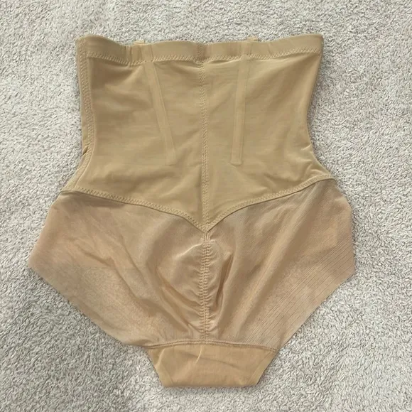 NEW Honey Love Super Power Compression Brief Size Medium