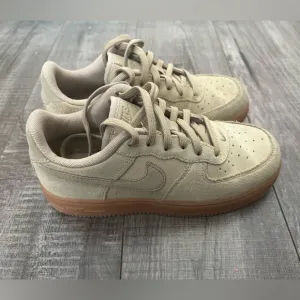 Nike Air forces low top youth