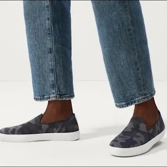 Rothys The Sneaker Women's Camo Gray Black Blue Size 10W
