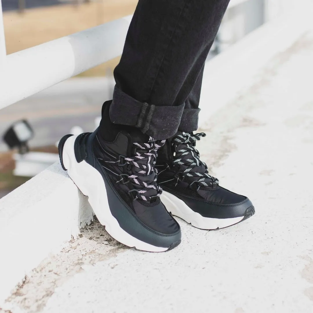 Sorel: Kinetic Renegade Sport in Black