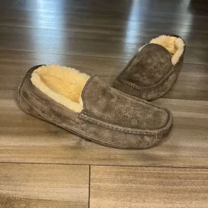 UGG Ascot Brown Suede Casual Slipper Men’s 10