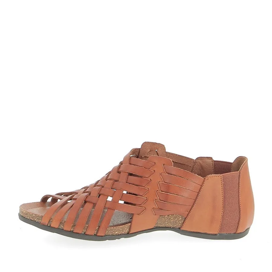 Zeta Pinto Tan Sandal